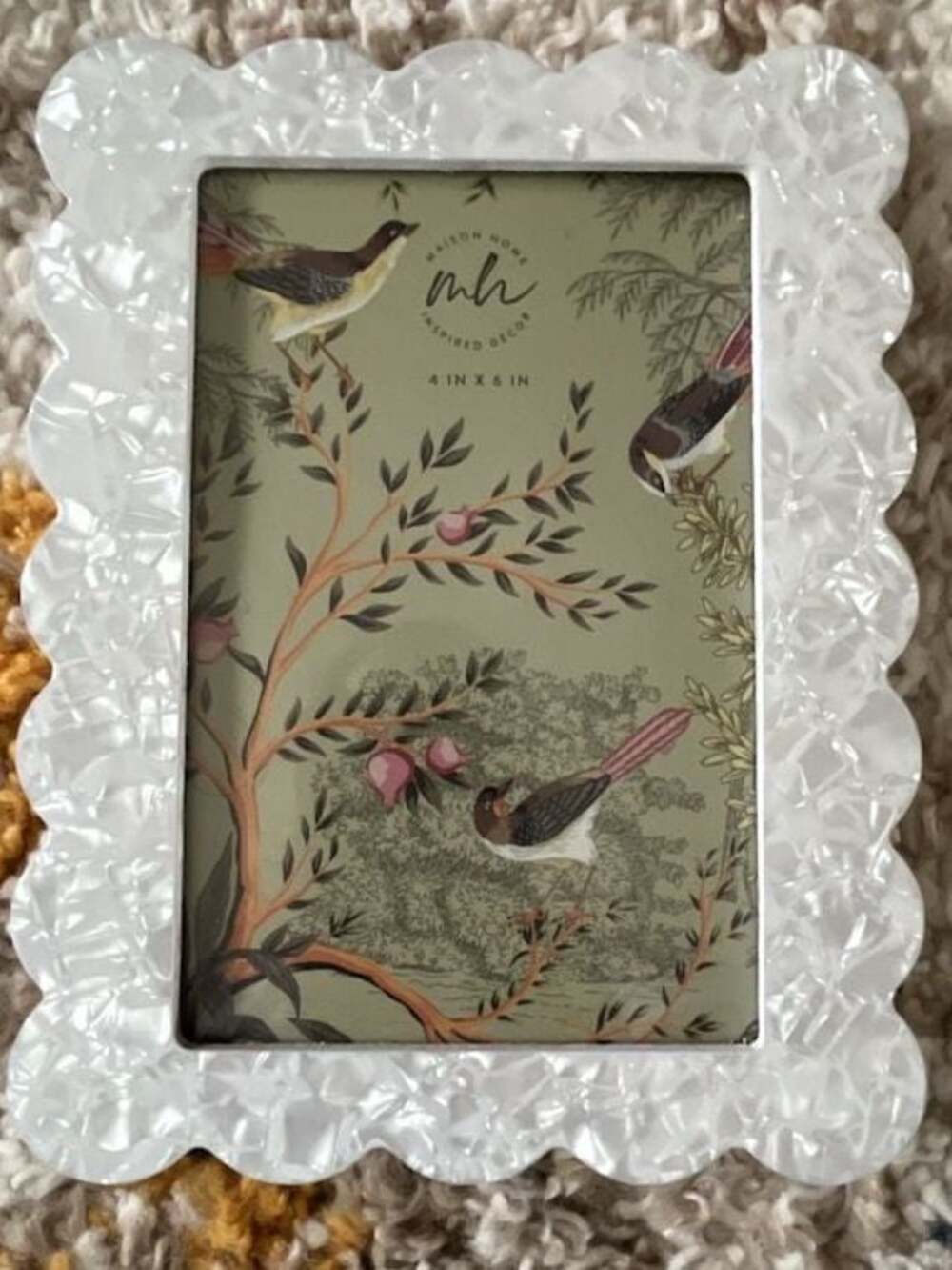 Maison Home Inspired Decor Scalloped Mother of Pearl Style Picture Frame 4"x6"